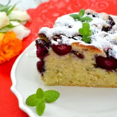 Prosty przepis na ciasto czereśniowe, które zachwyci każdego domowego smakosza