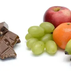 Ile kalorii ma jeden cukierek czekoladowy? Sprawdź, jak wpływa na dietę!