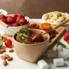 Składniki do fondue czekoladowego: co wybrać, by uniknąć błędów i zachwycić gości
