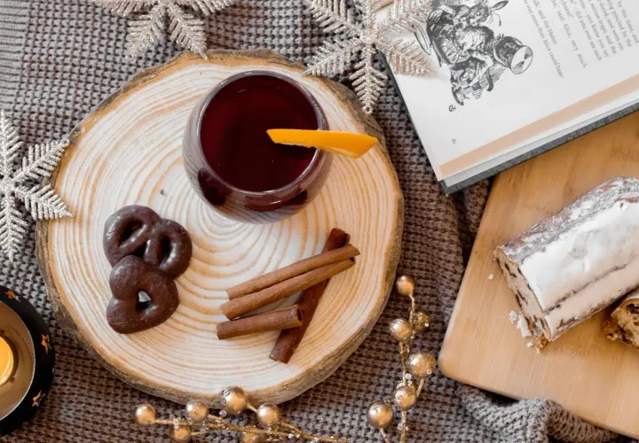 Co dodać do grzańca z wina, by zachwycić smakiem i aromatem