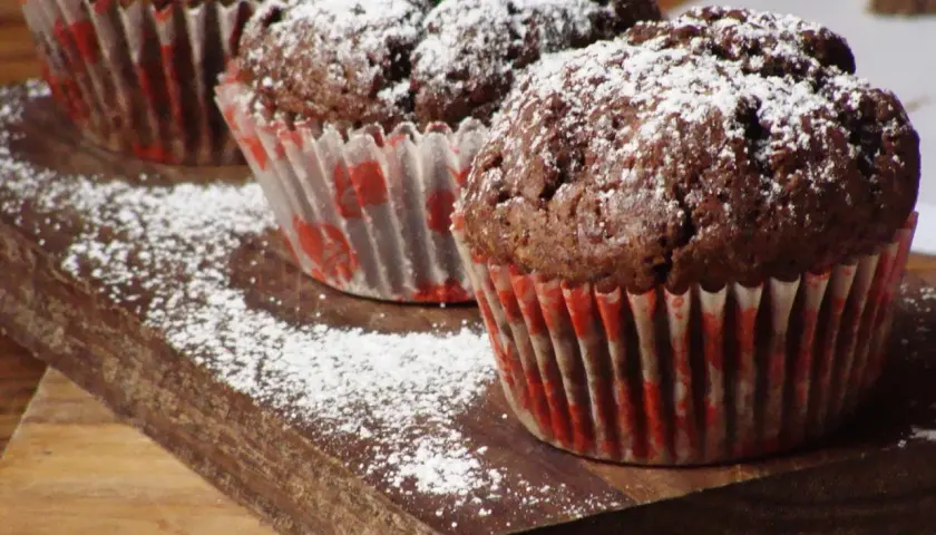 Ile piec muffinki czekoladowe? Prosty przepis i idealny czas pieczenia