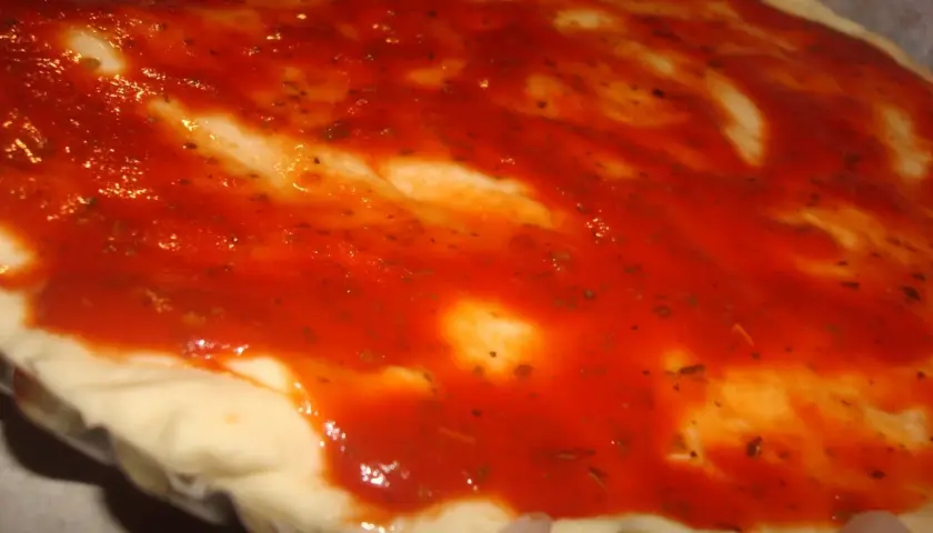 Przepis na ciasto do pizzy Pizza Hut, które zachwyci Twoich gości