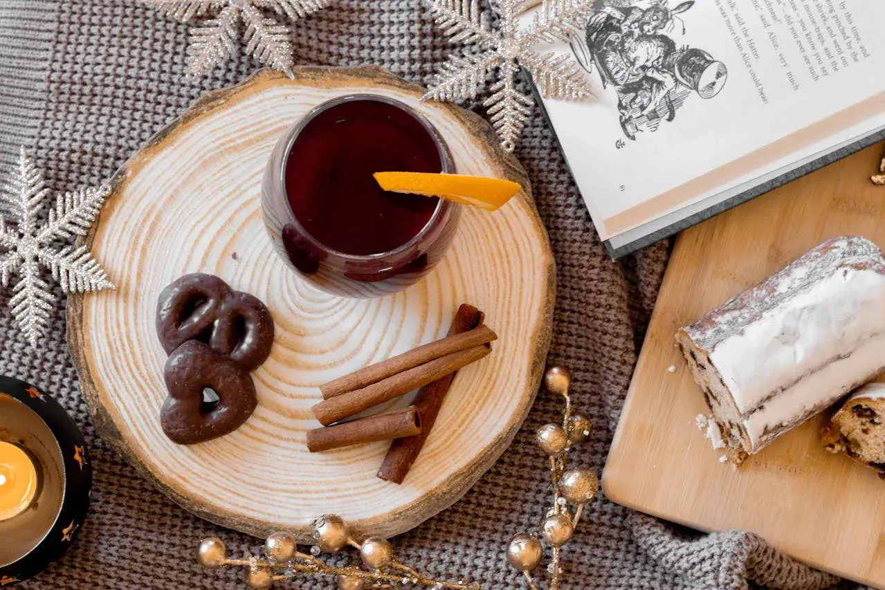 Co dodać do grzańca z wina, by zachwycić smakiem i aromatem